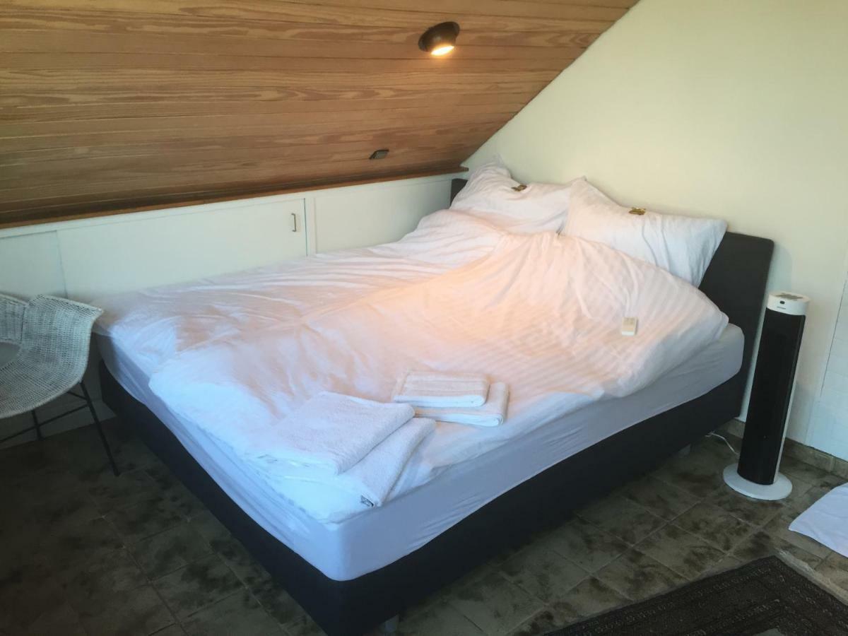 Düsseldorfer Privatzimmer Exterior foto