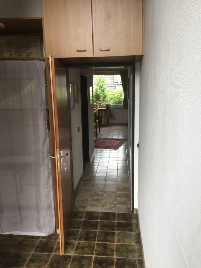 Düsseldorfer Privatzimmer Exterior foto